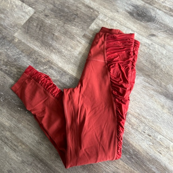 Like new! lululemon 🍋 Align HR Pant 25" *Ruched CYNN 8
Color: Cayenne - Picture 4 of 5